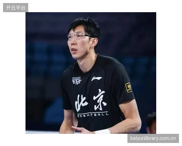 广东队在缺少核心中锋周琦后内线空虚，篮板失控成为其季后赛出局的根本原因。